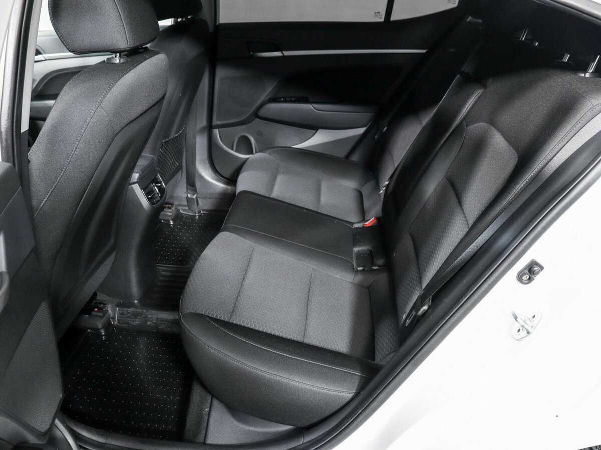 Hyundai Elantra 2020 года с пробегом. Фото: #9