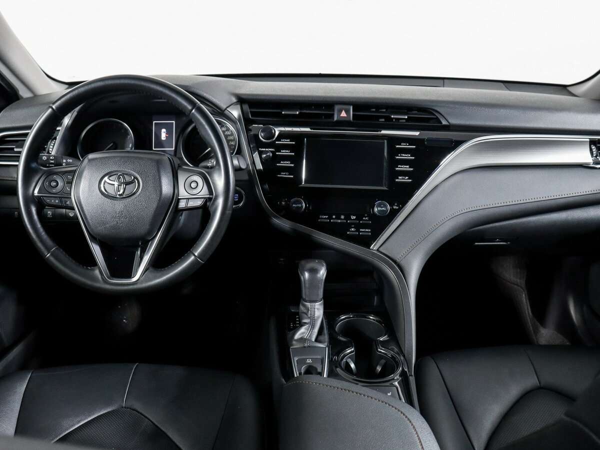 Toyota Camry 2020 года с пробегом. Фото: #8