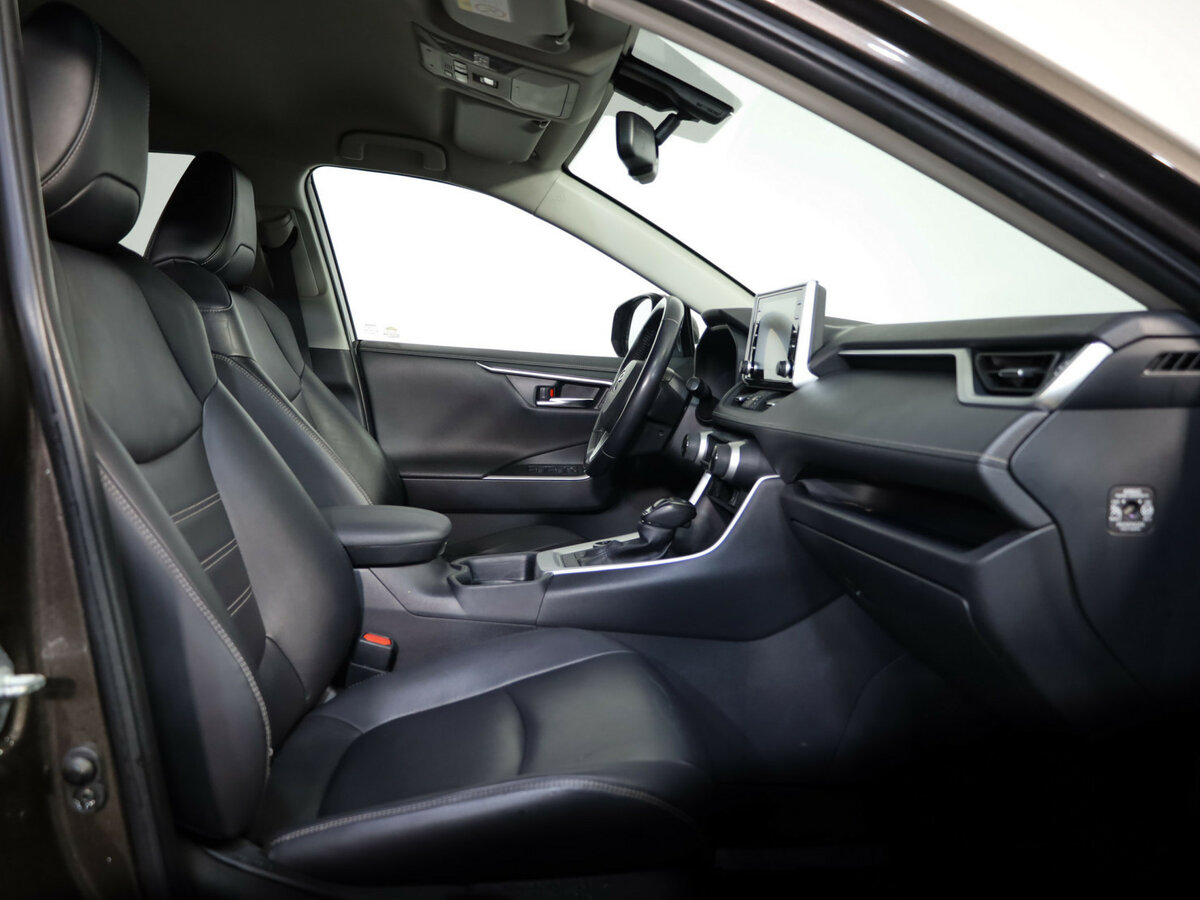 Toyota RAV4 2019 года с пробегом. Фото: #19