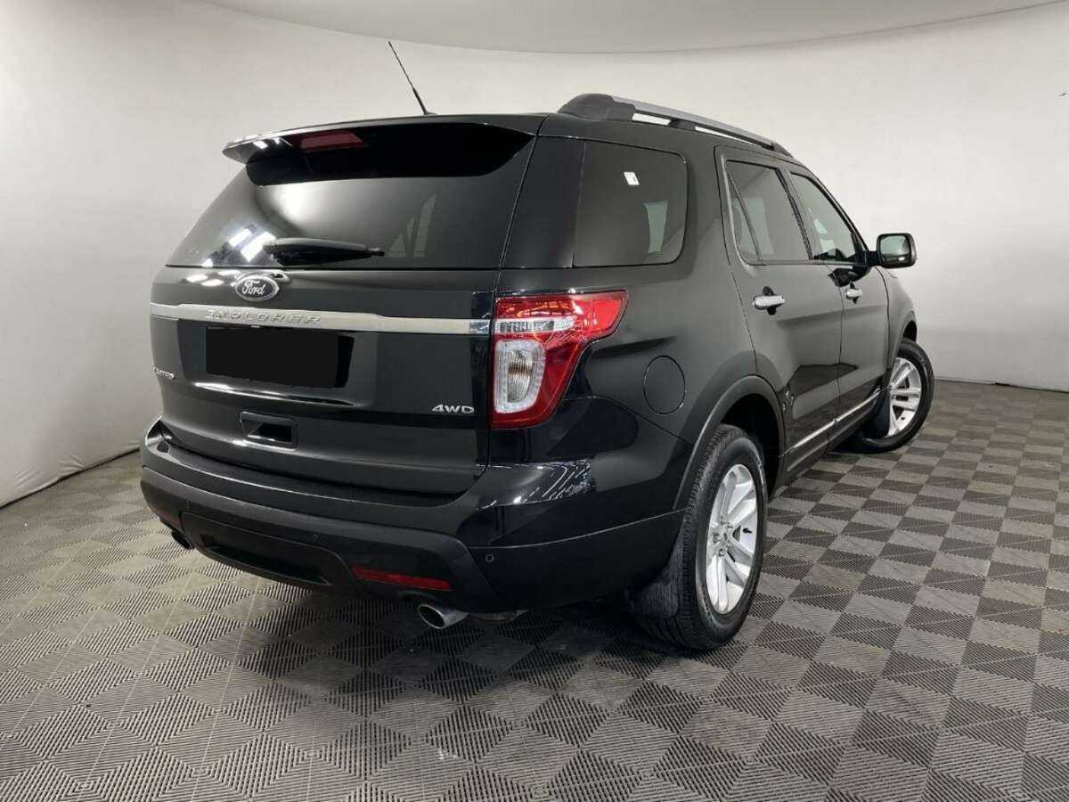 Ford Explorer 2013 года с пробегом. Фото: #5