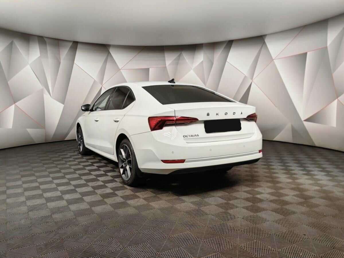 Skoda Octavia 2021 года с пробегом. Фото: #3