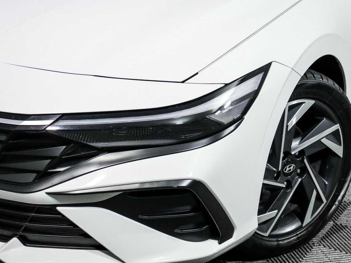Hyundai Elantra 2023 года с пробегом. Фото: #12