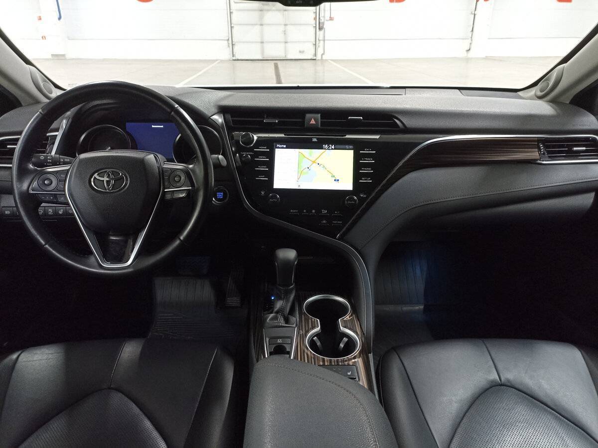 Toyota Camry 2019 года с пробегом. Фото: #13