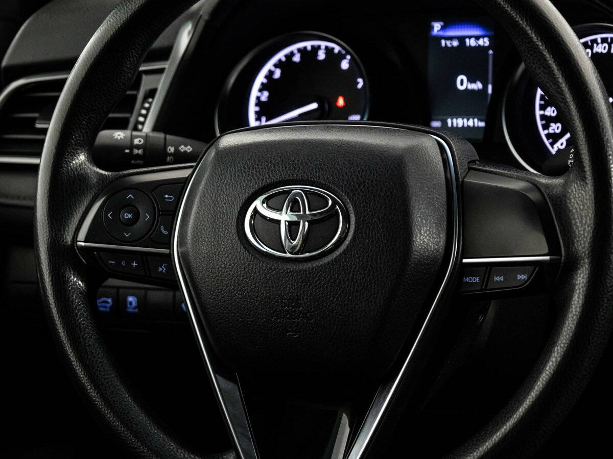 Toyota Camry 2021 года с пробегом. Фото: #8