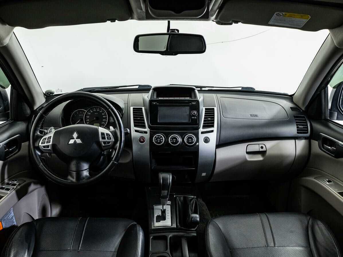 Mitsubishi Pajero Sport 2015 года с пробегом. Фото: #12