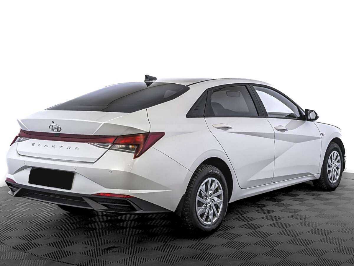 Hyundai Elantra 2022 года с пробегом. Фото: #4