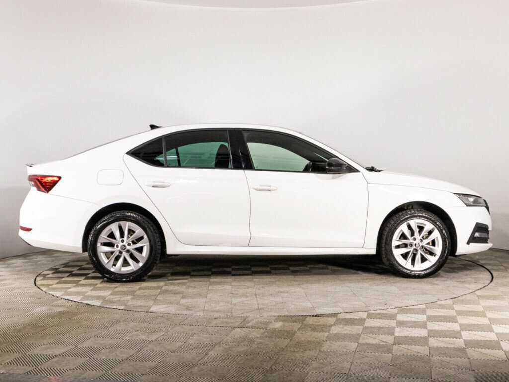 Skoda Octavia 2021 года с пробегом. Фото: #3