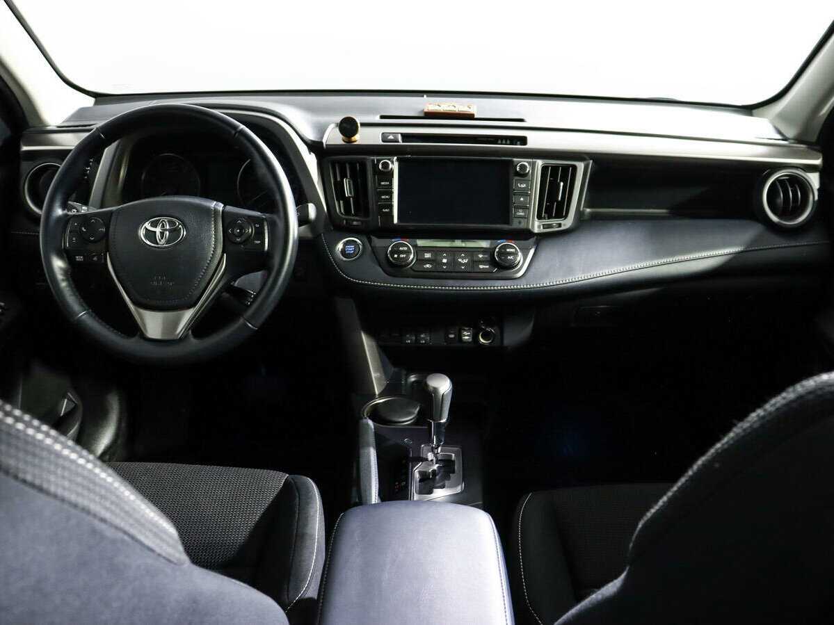 Toyota RAV4 2018 года с пробегом. Фото: #9