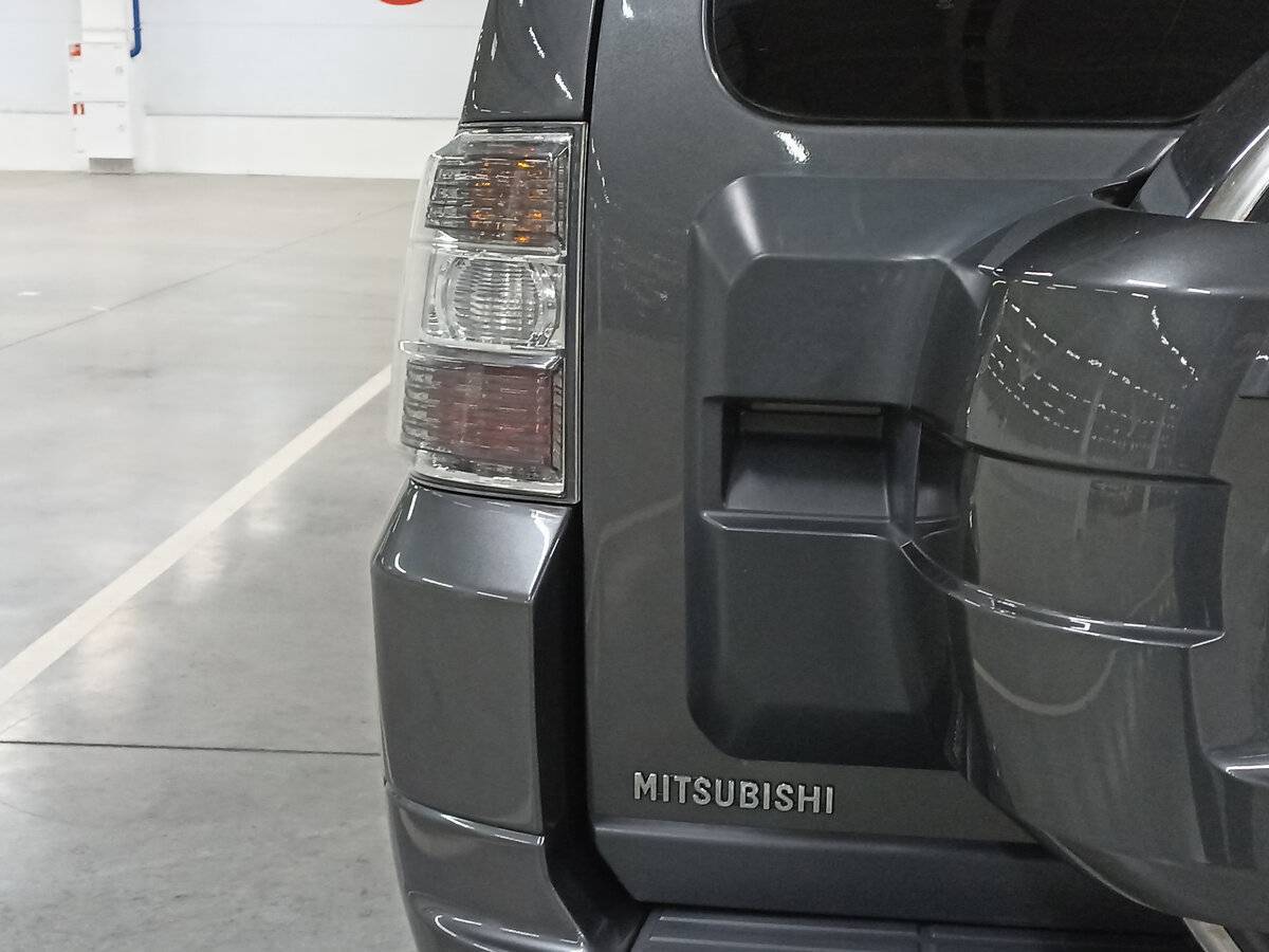 Mitsubishi Pajero 2012 года с пробегом. Фото: #8