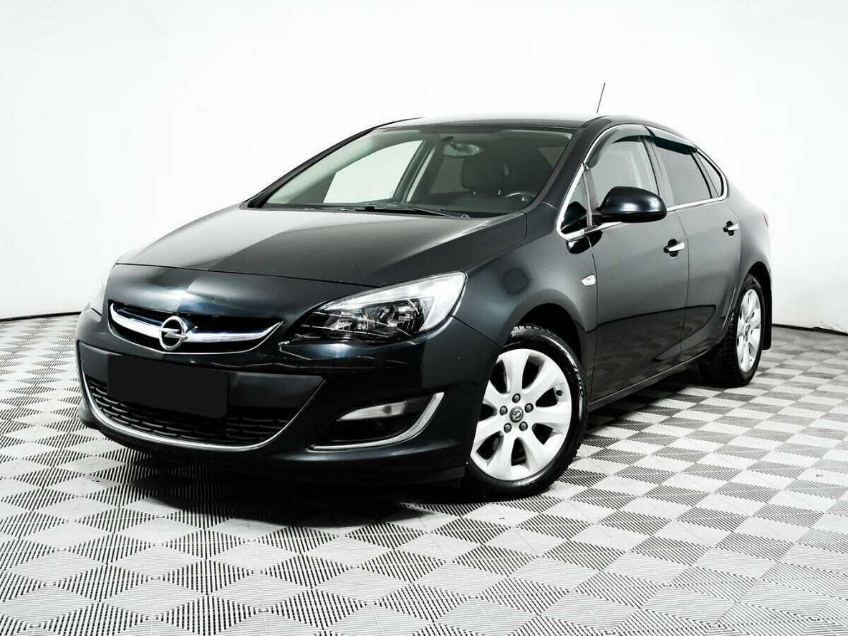 Opel Astra 2013 года с пробегом. Посмотреть фото