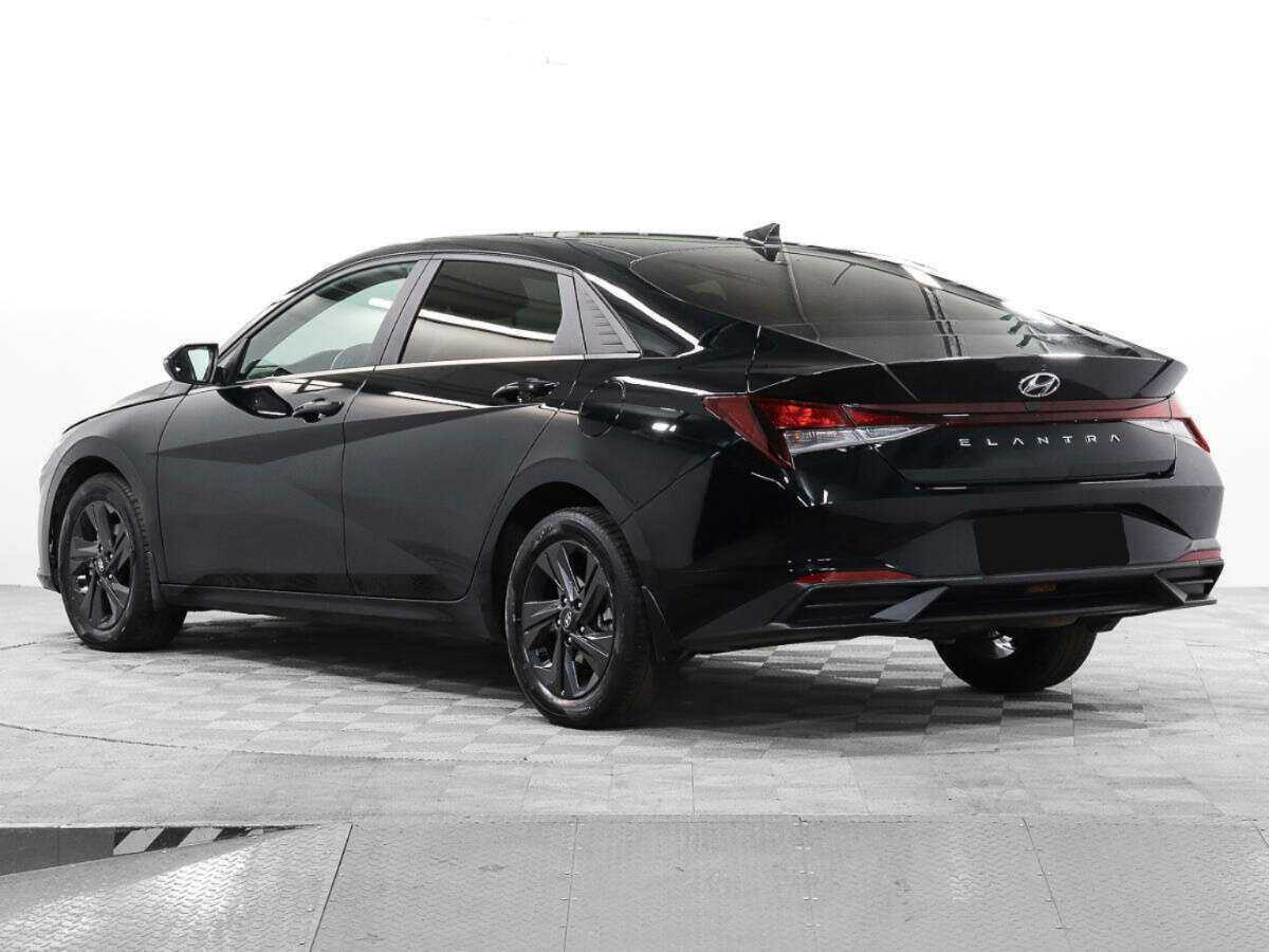 Hyundai Elantra 2021 года с пробегом. Фото: #6