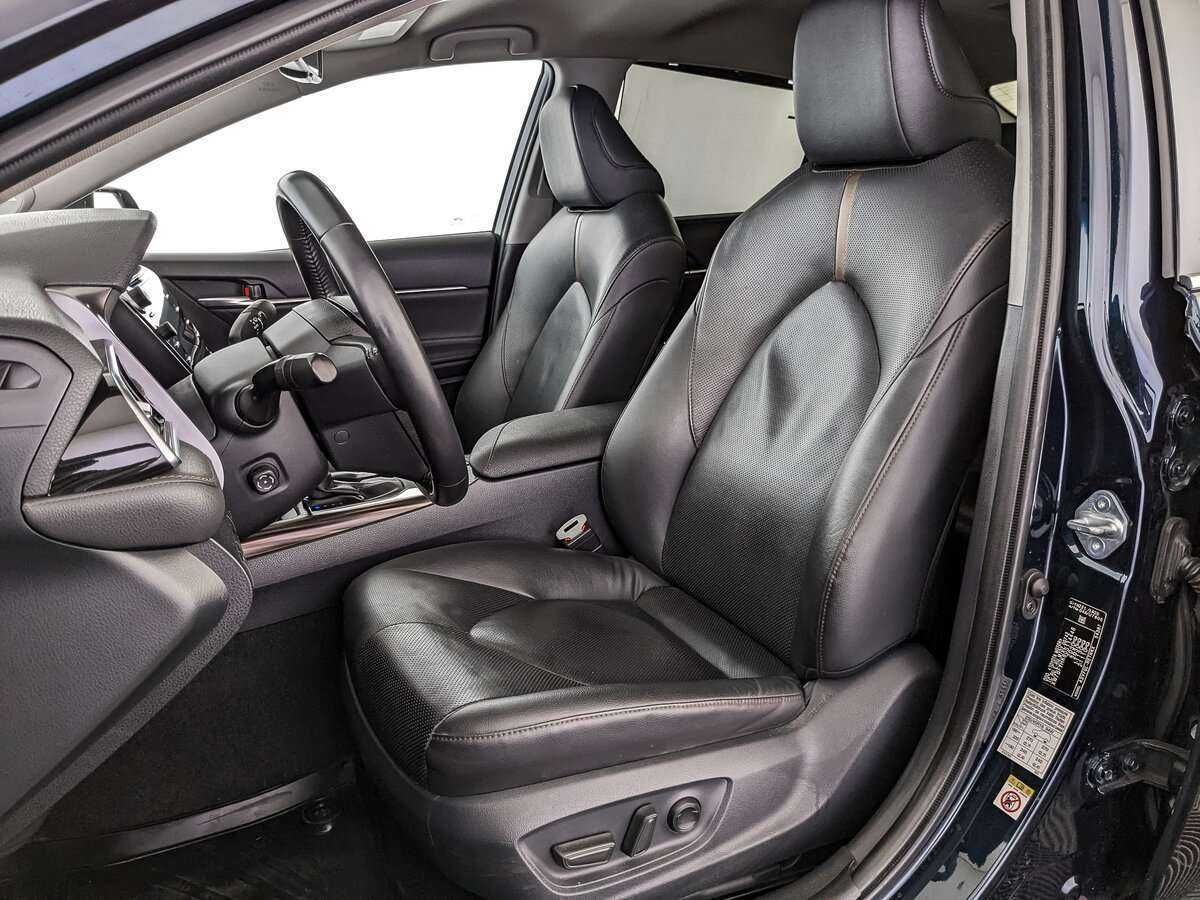 Toyota Camry 2018 года с пробегом. Фото: #15