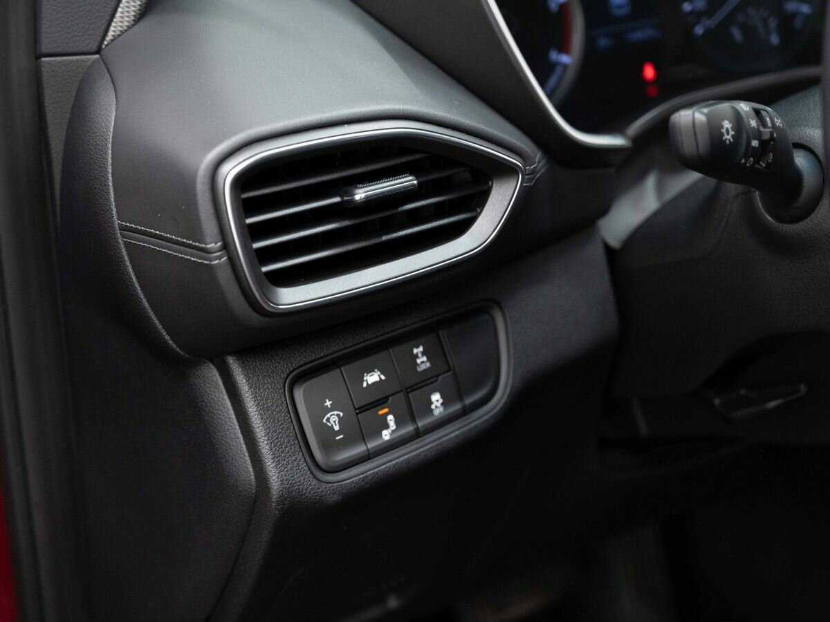 Hyundai Santa Fe 2019 года с пробегом. Фото: #18