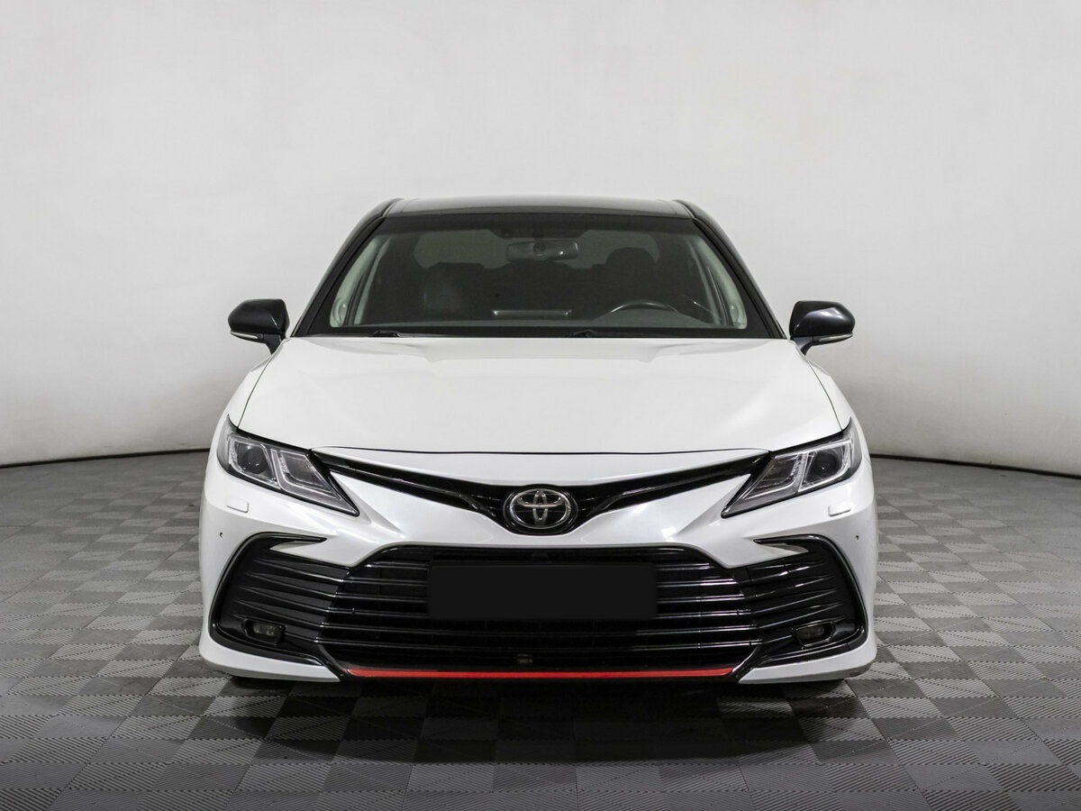 Toyota Camry 2021 года с пробегом. Фото: #1