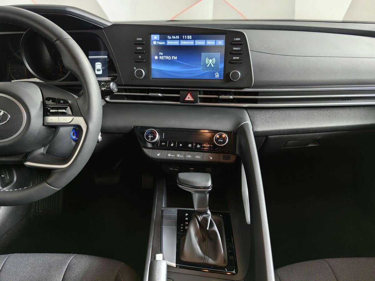 Hyundai Elantra 2022 года с пробегом. Фото: #10