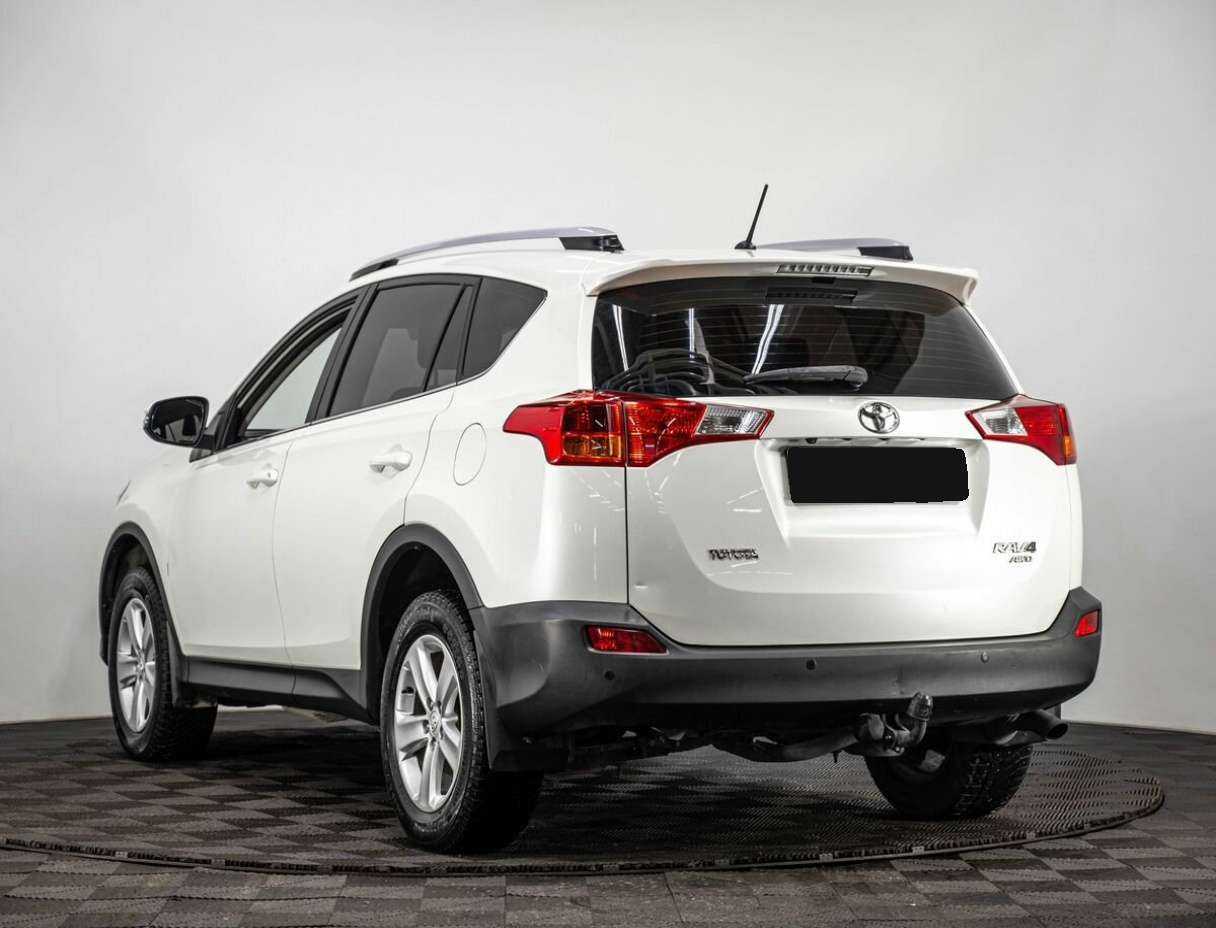 Toyota RAV4 2014 года с пробегом. Фото: #3