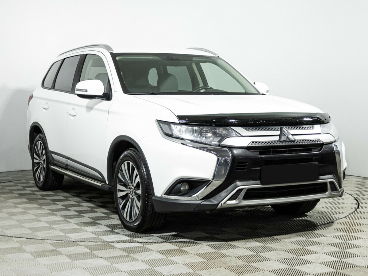 Mitsubishi Outlander 2019 года с пробегом. Фото: #2