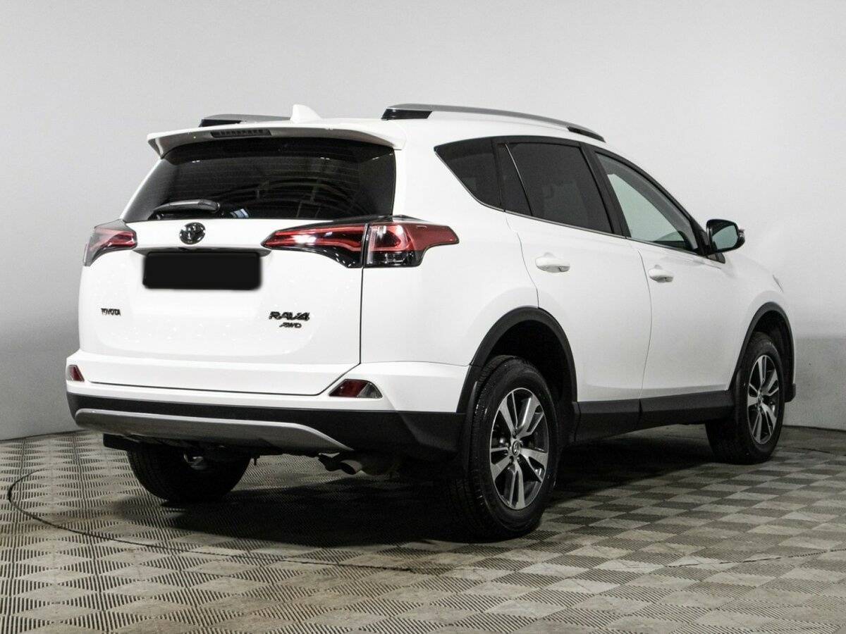 Toyota RAV4 2019 года с пробегом. Фото: #4