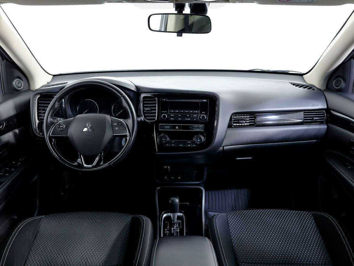 Mitsubishi Outlander 2018 года с пробегом. Фото: #9