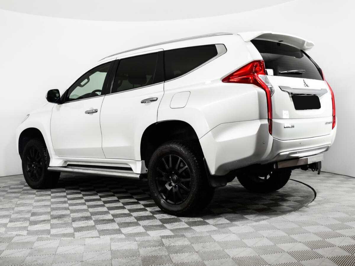 Mitsubishi Pajero Sport 2018 года с пробегом. Фото: #4