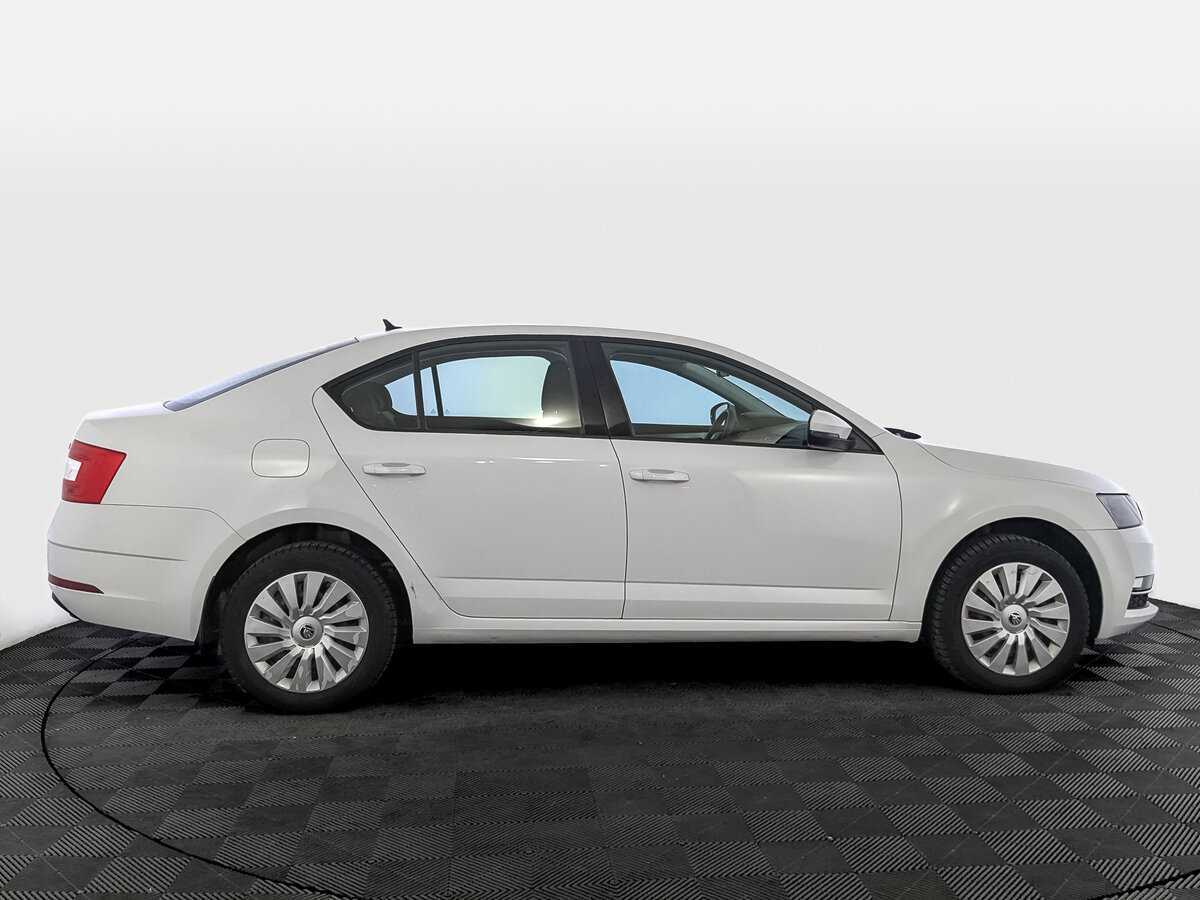 Skoda Octavia 2019 года с пробегом. Фото: #3