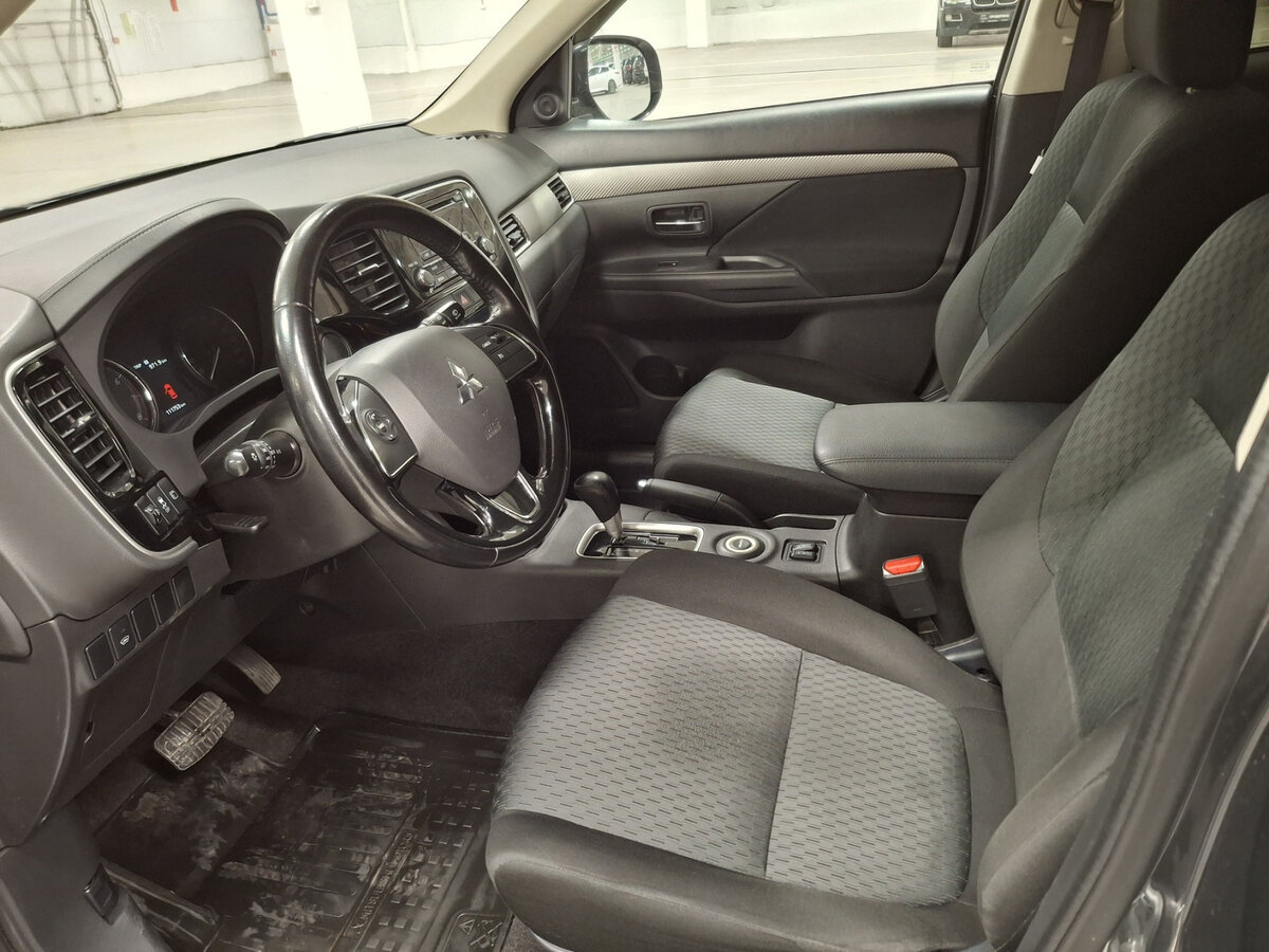 Mitsubishi Outlander 2015 года с пробегом. Фото: #14