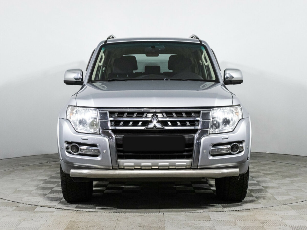Mitsubishi Pajero 2015 года с пробегом. Фото: #1