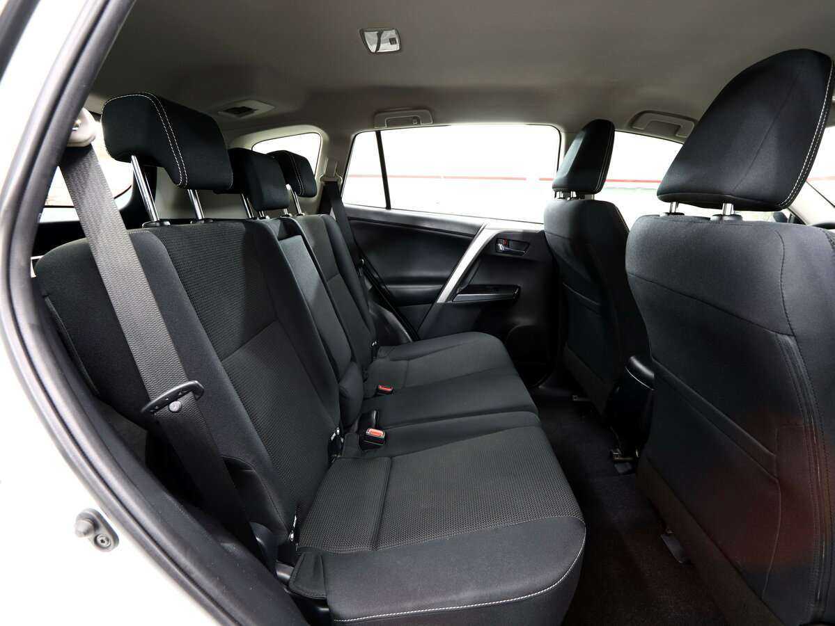 Toyota RAV4 2017 года с пробегом. Фото: #19