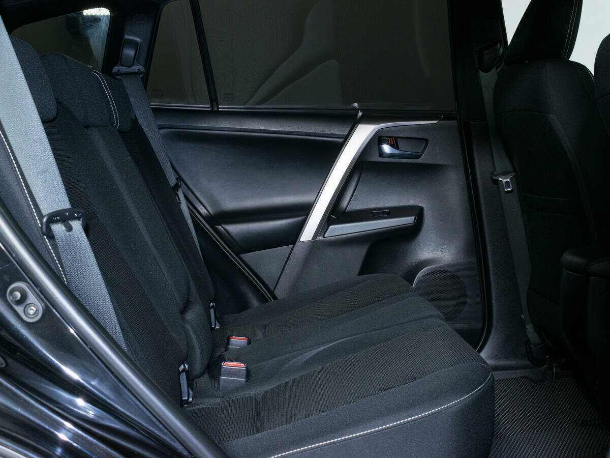 Toyota RAV4 2019 года с пробегом. Фото: #11