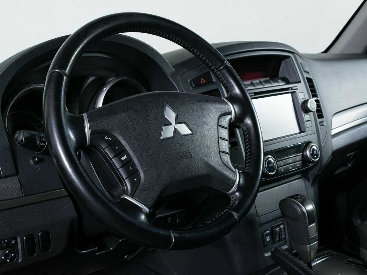Mitsubishi Pajero 2012 года с пробегом. Фото: #11