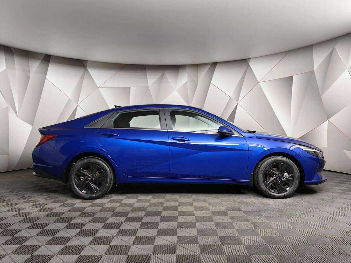 Hyundai Elantra 2022 года с пробегом. Фото: #5