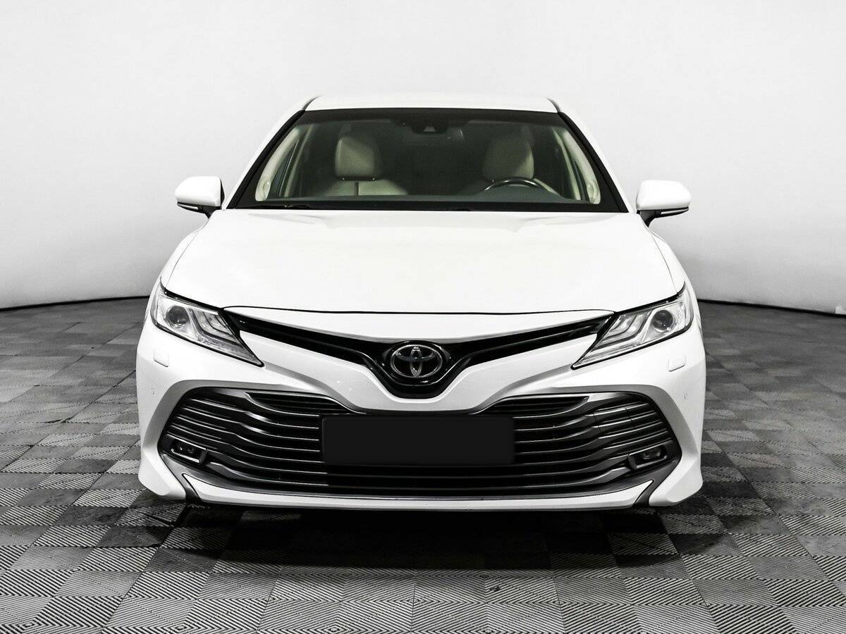 Toyota Camry 2020 года с пробегом. Фото: #1