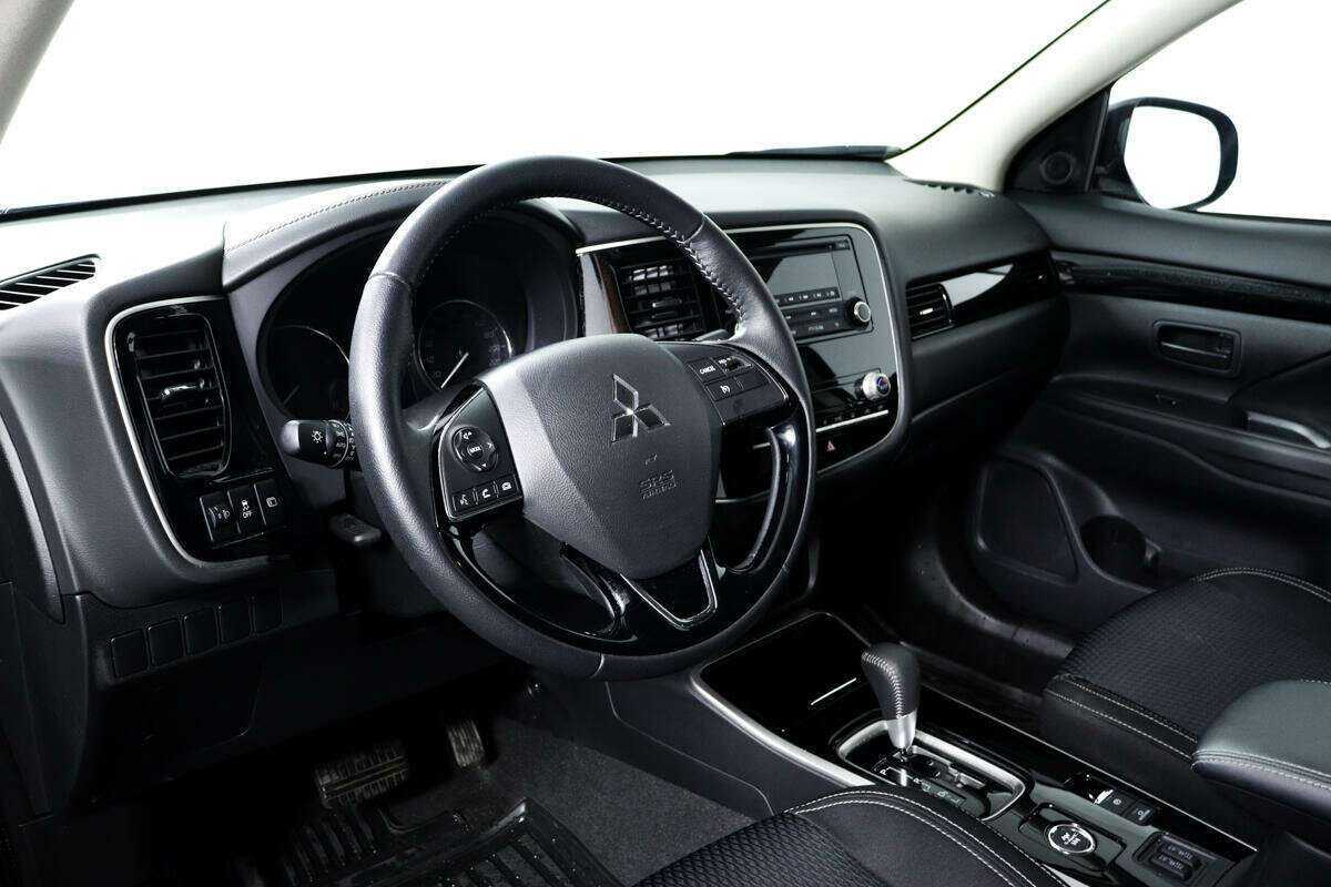 Mitsubishi Outlander 2020 года с пробегом. Фото: #12