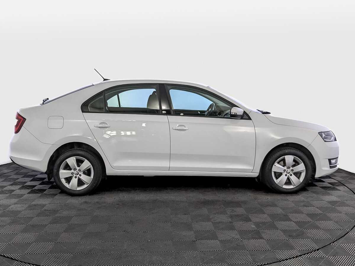 Skoda Rapid 2018 года с пробегом. Фото: #3