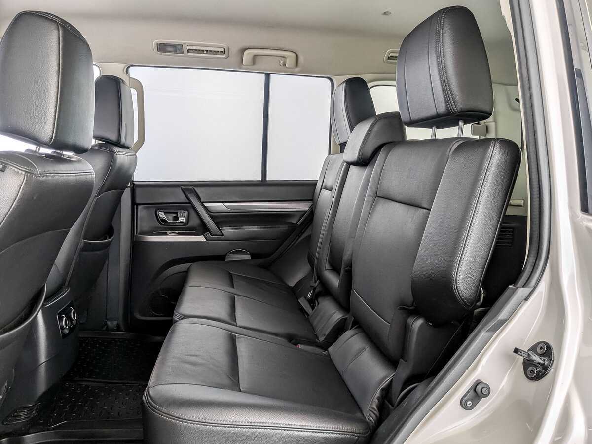 Mitsubishi Pajero 2019 года с пробегом. Фото: #11