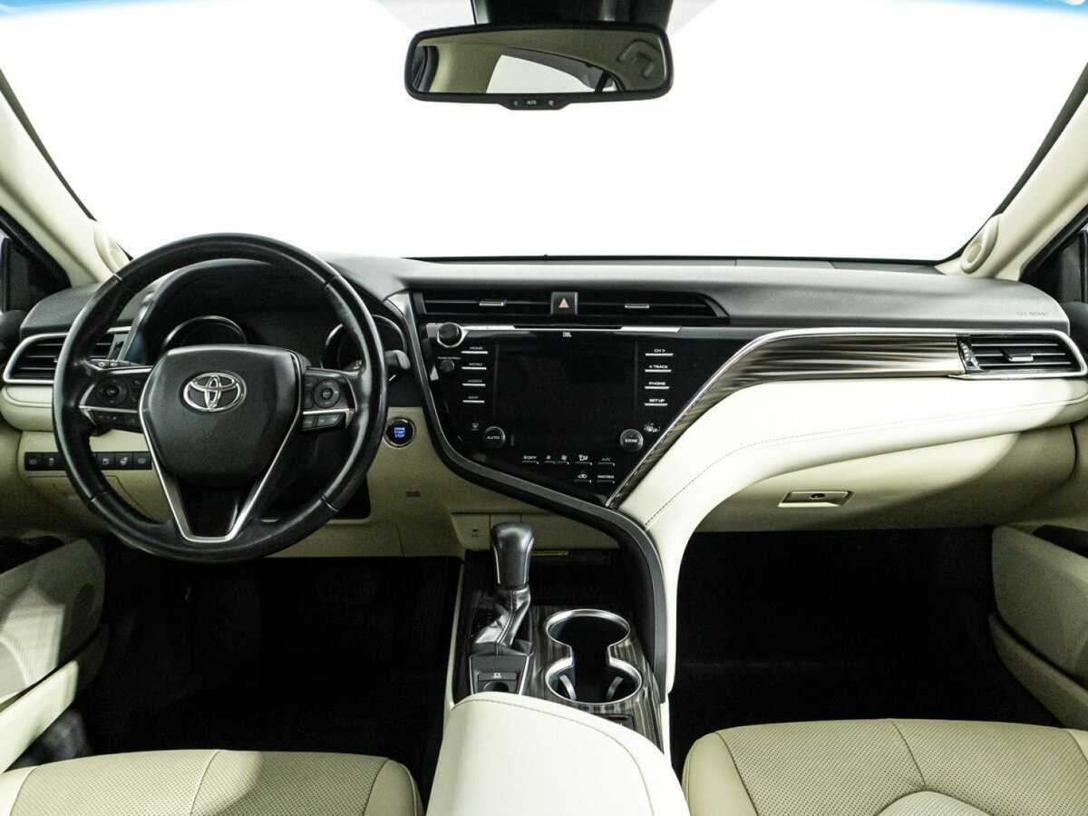 Toyota Camry 2018 года с пробегом. Фото: #12