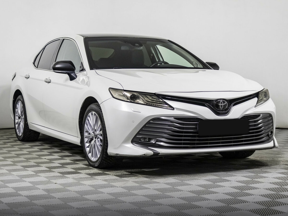 Toyota Camry 2019 года с пробегом. Фото: #2