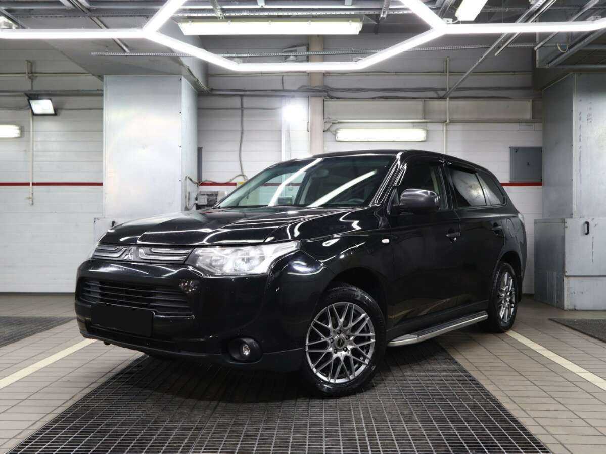Mitsubishi Outlander 2013 года с пробегом. Фото: #0
