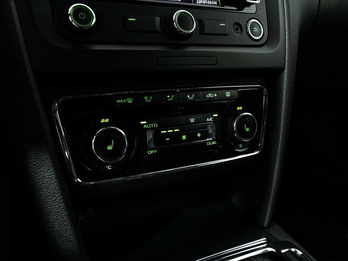 Skoda Superb 2013 года с пробегом. Фото: #17