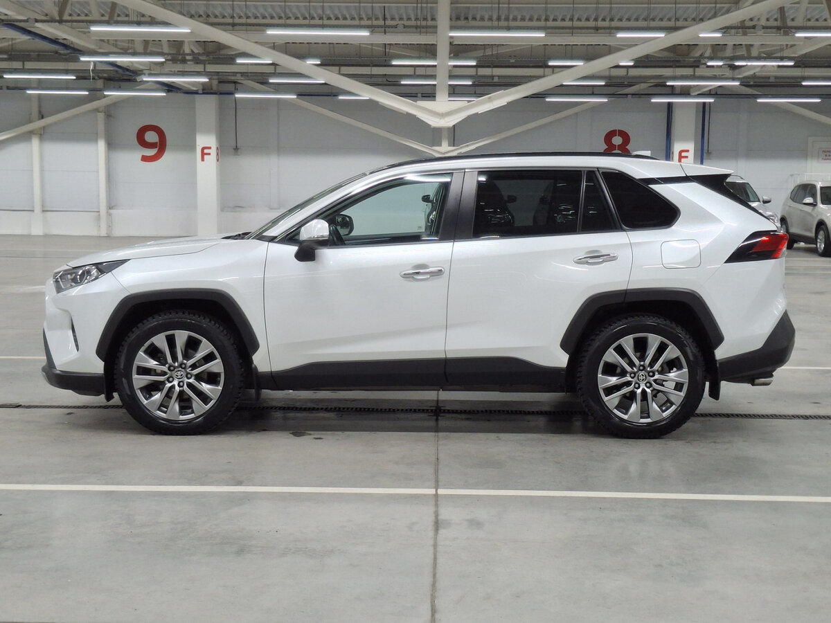 Toyota RAV4 2021 года с пробегом. Фото: #7