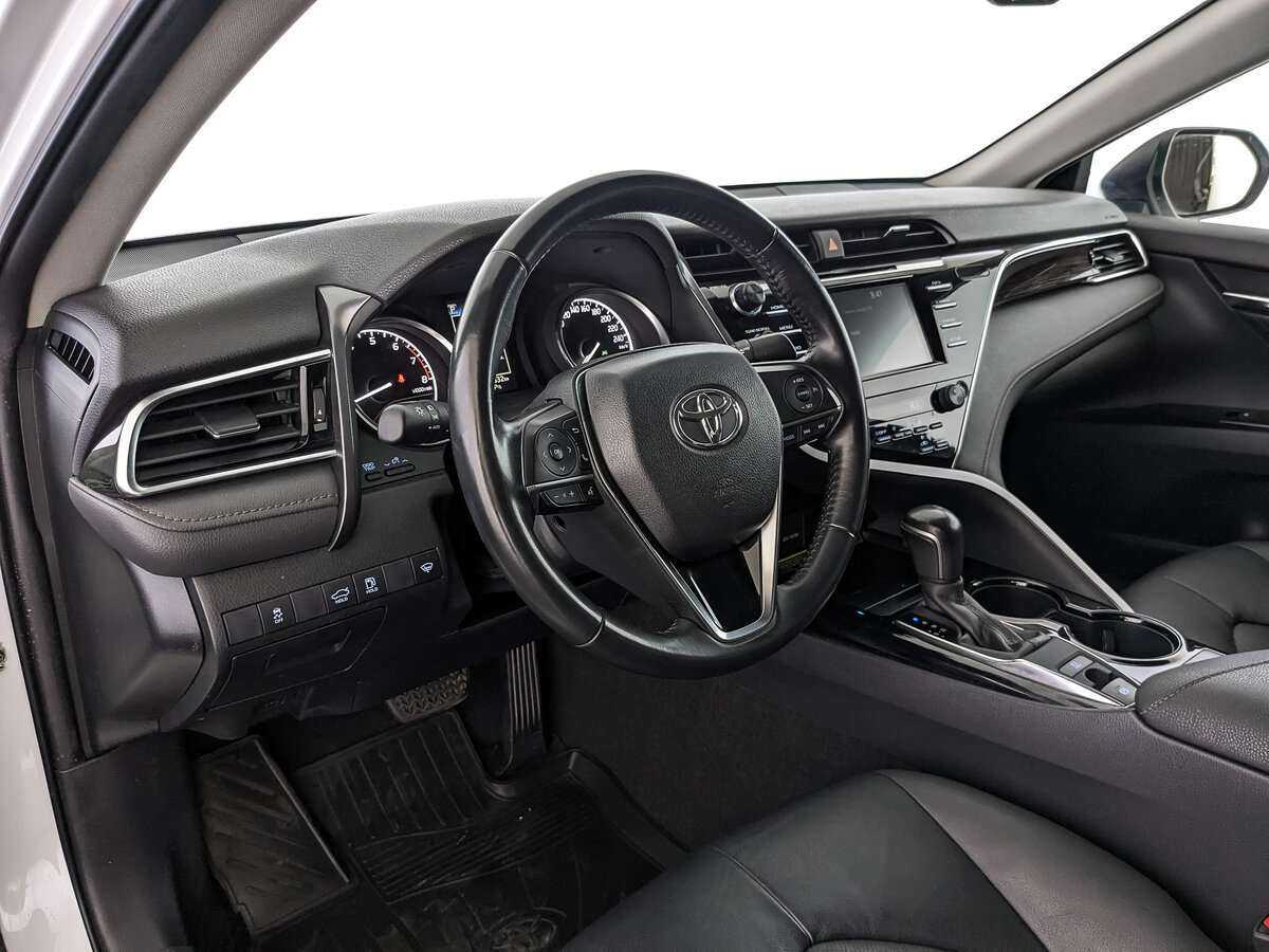 Toyota Camry 2021 года с пробегом. Фото: #9