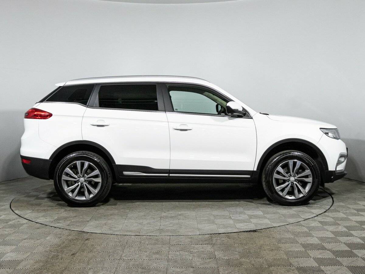 Geely Atlas 2020 года с пробегом. Посмотреть фото