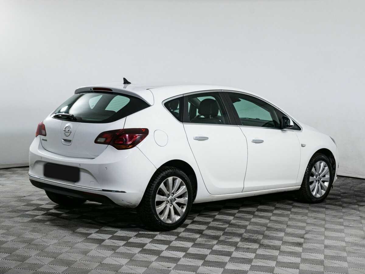 Opel Astra 2012 года с пробегом. Фото: #3
