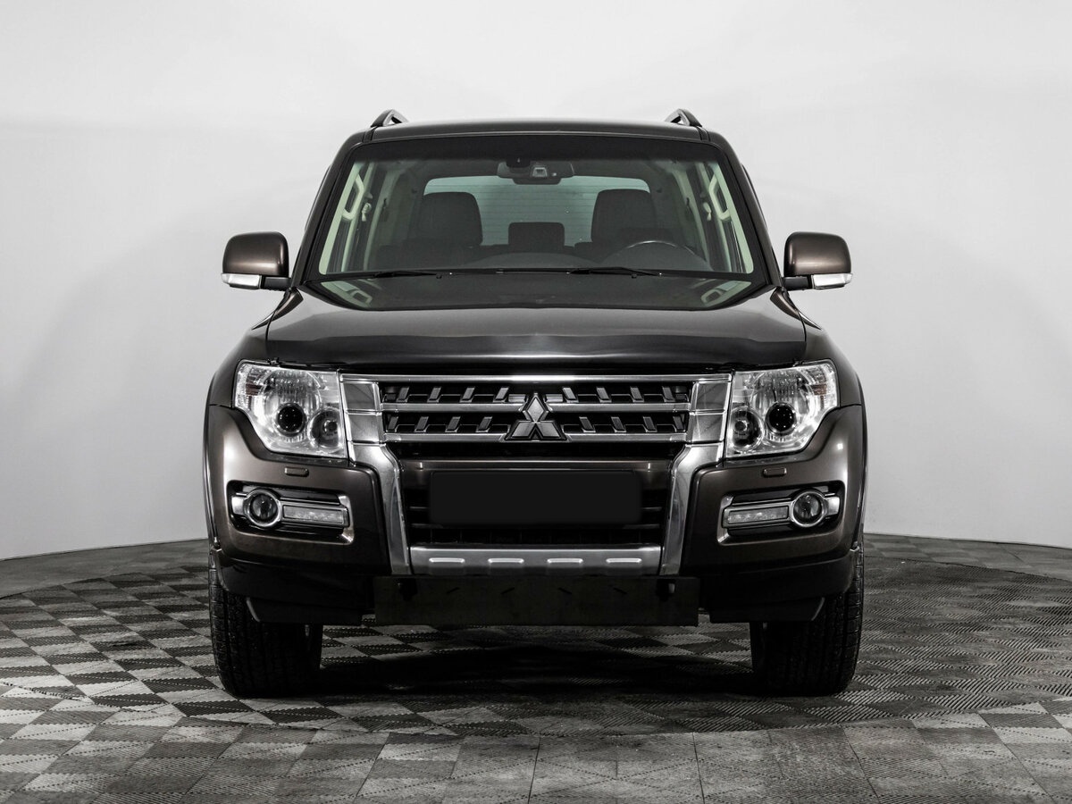 Mitsubishi Pajero 2017 года с пробегом. Фото: #2