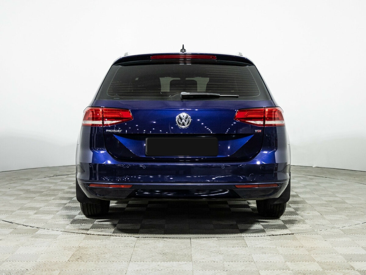 Volkswagen Passat 2017 года с пробегом. Фото: #4