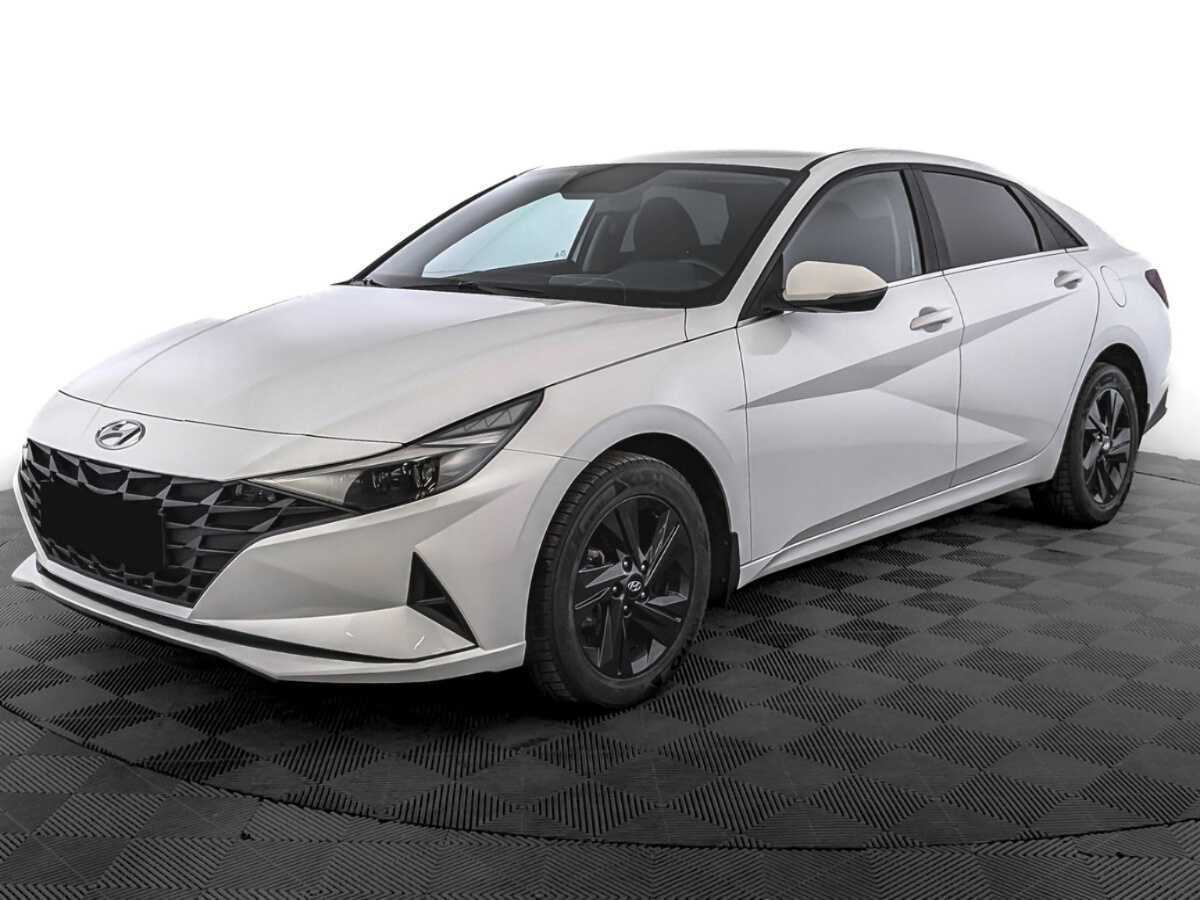 Hyundai Elantra 2021 года с пробегом. Посмотреть фото