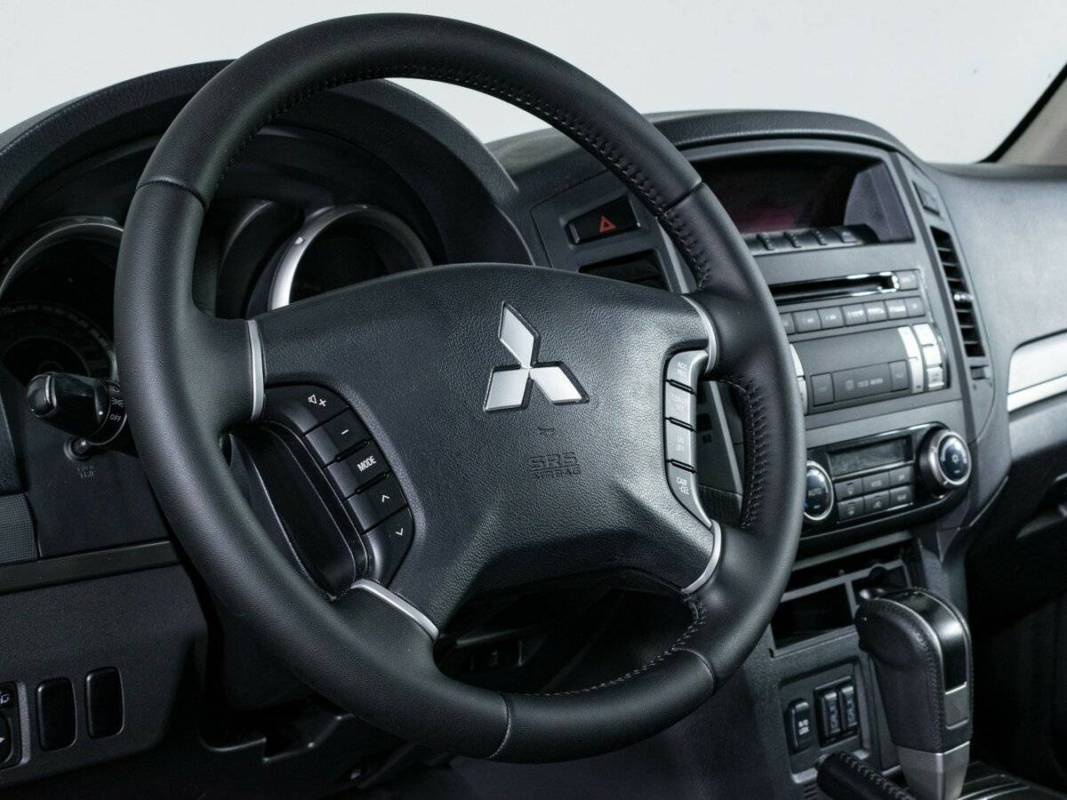 Mitsubishi Pajero 2013 года с пробегом. Фото: #13