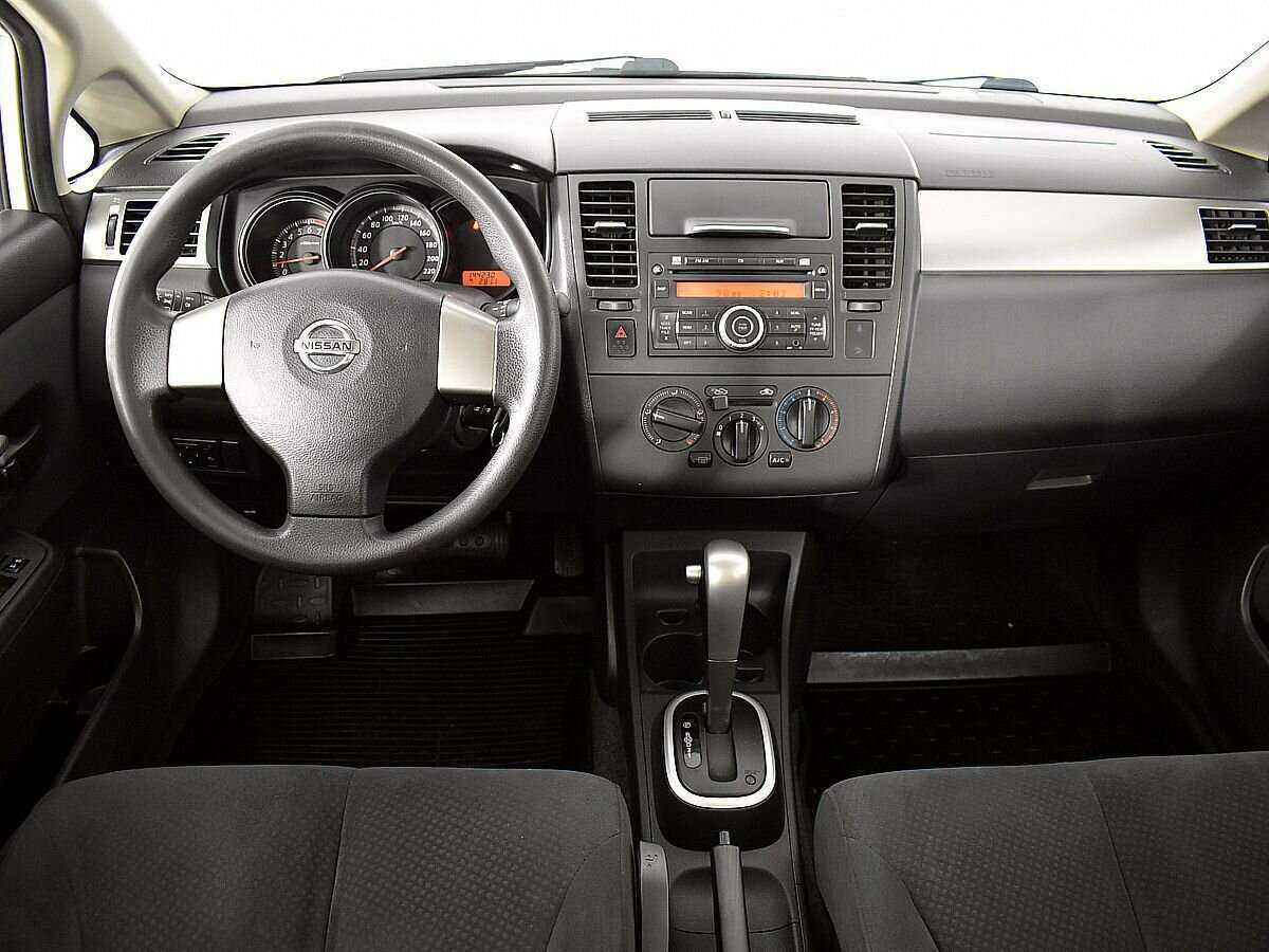 Nissan Tiida 2013 года с пробегом. Фото: #9