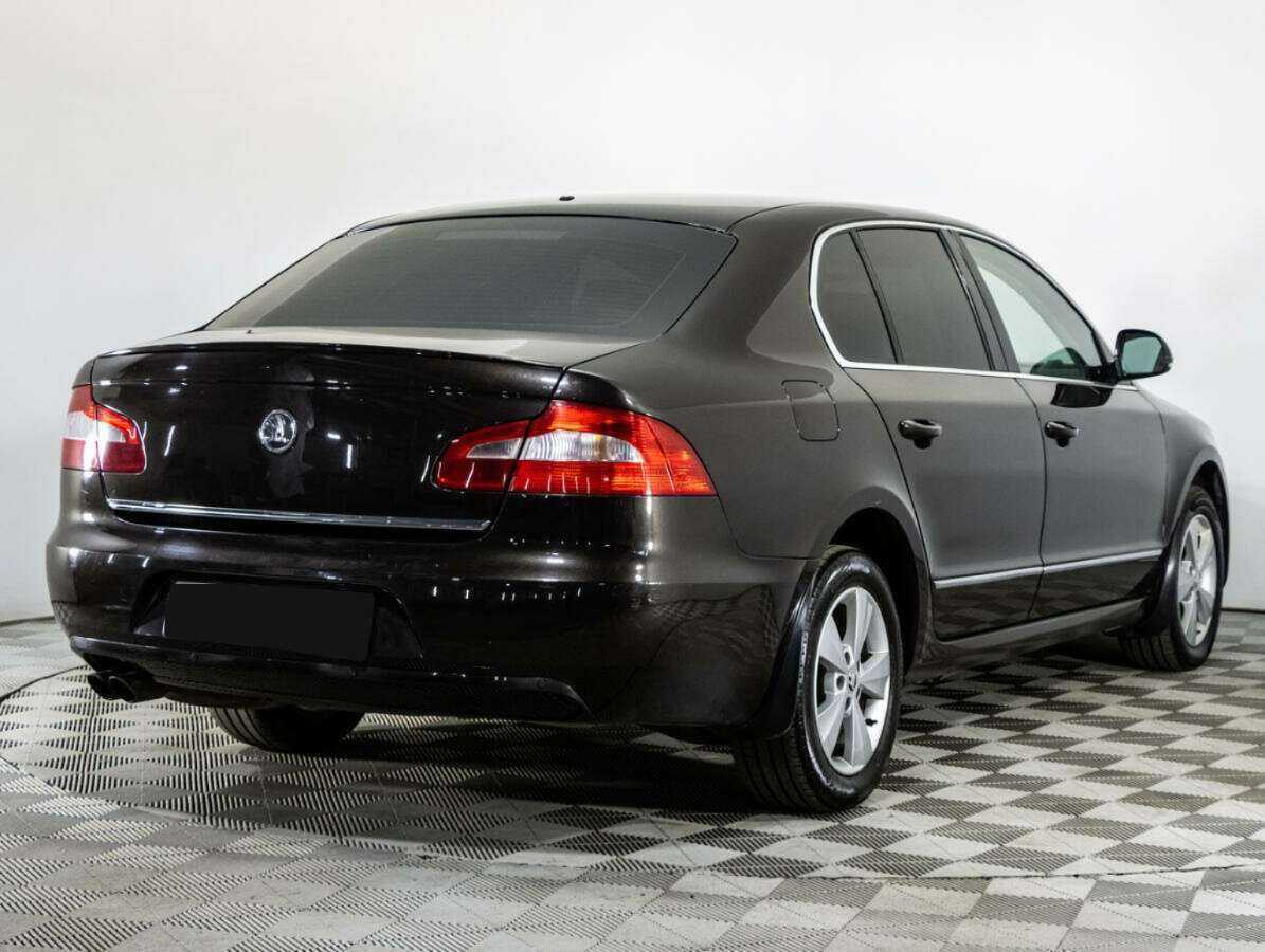Skoda Superb 2012 года с пробегом. Фото: #4
