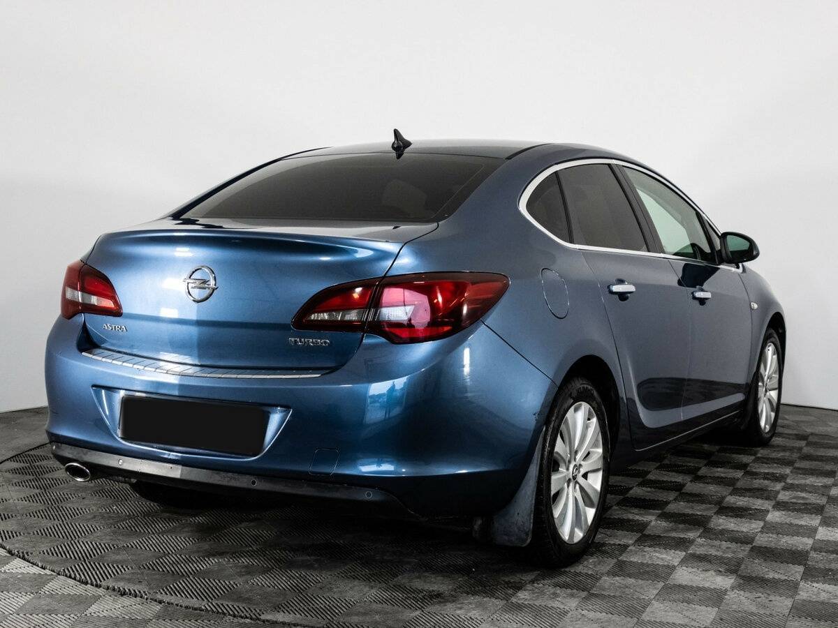 Opel Astra 2012 года с пробегом. Фото: #3